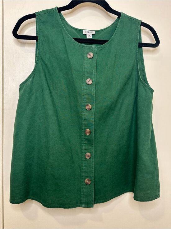 Tops - Green Button-Front Sleeveless Top